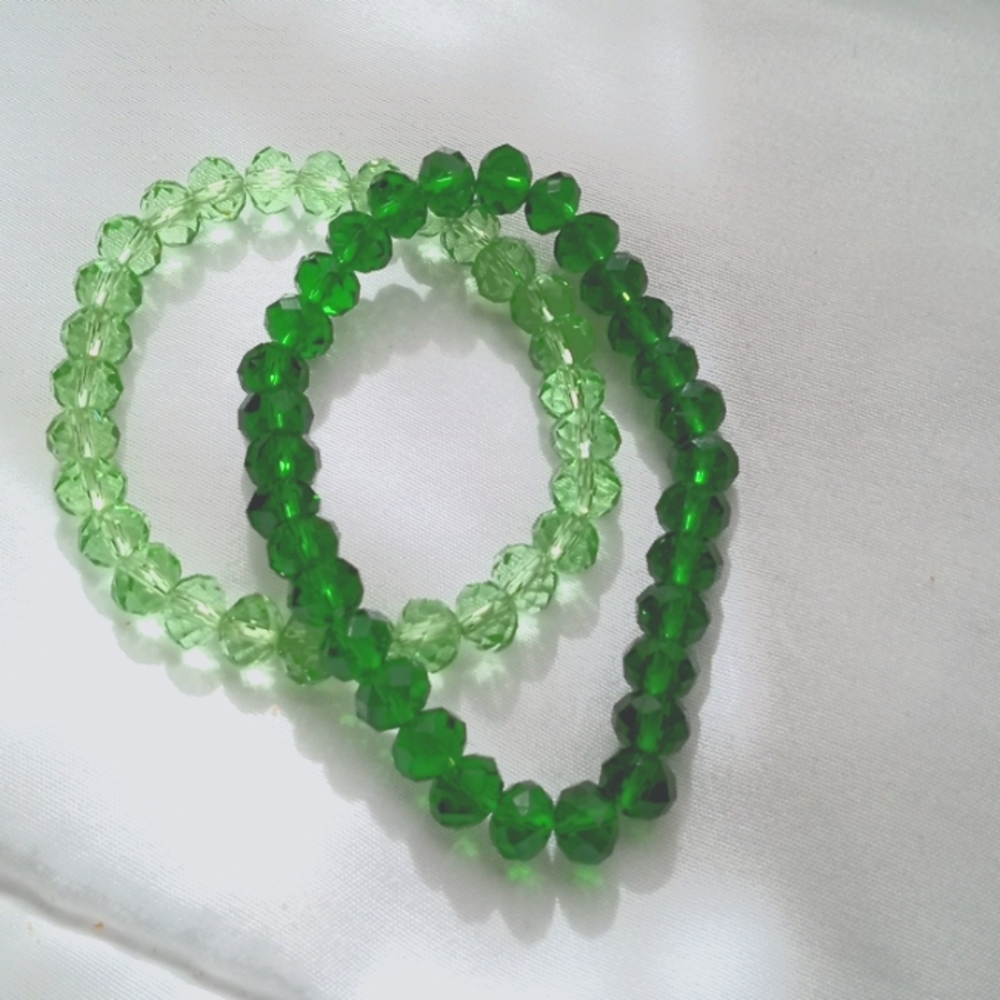 2 Crystal bracelets light green & green